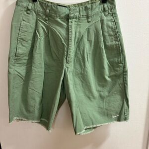 Nike Life Pleated Chino Shorts Green Men's Size 30‎ Waist 10" Inseam